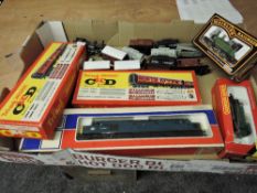 A collection of 00 gauge including Jouef diesel locomotive, boxed 8912, Hornby 0-4-0 Tank Engine,
