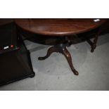 A 19th Century mahogany pedestal table having circular top, diameter approx. 78cm