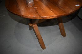 A vintage pine circular top table, diameter approx. 90cm