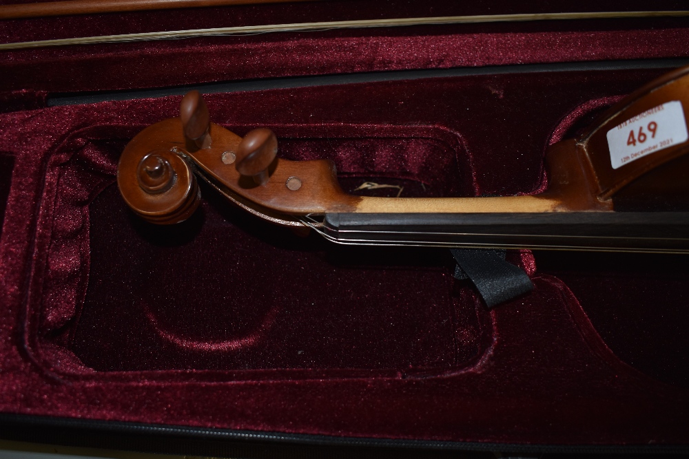 A modern violin, labelled Presta, in modern case with bow - Image 3 of 4