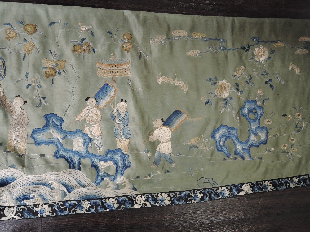 A large oriental wall hanging using silk thread on silk or silk blend fabric, around early 20th - Image 3 of 15