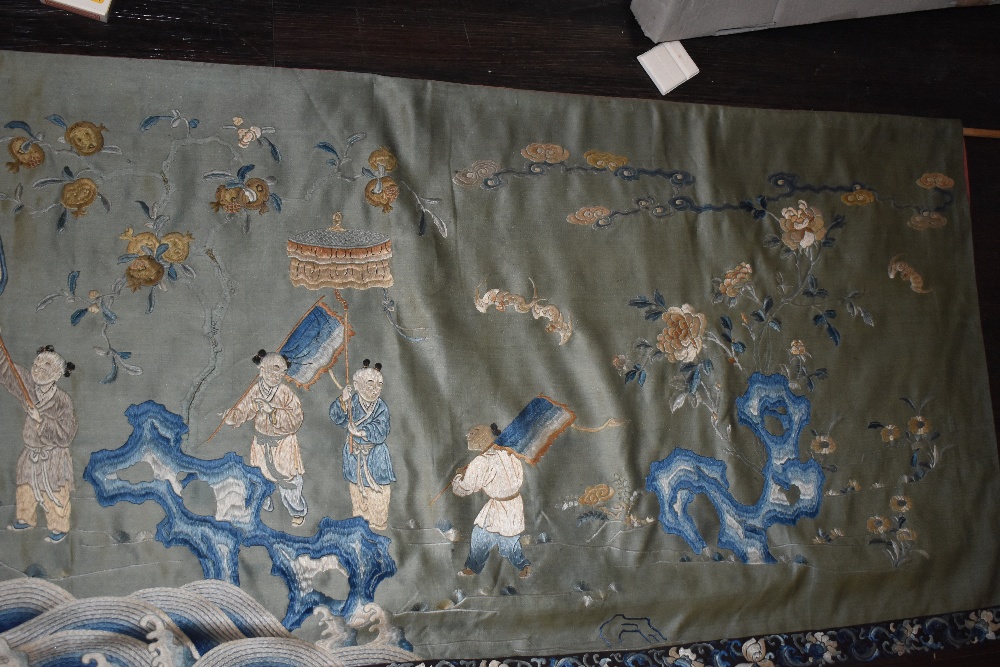 A large oriental wall hanging using silk thread on silk or silk blend fabric, around early 20th - Image 5 of 15