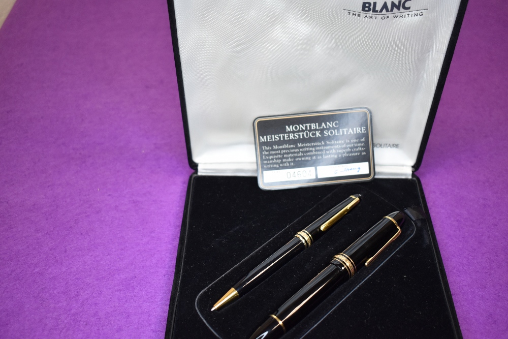 A Montblanc Meisterstuck Solitaire fountain pen and ballpoint pen set in black. In original box with - Image 3 of 3