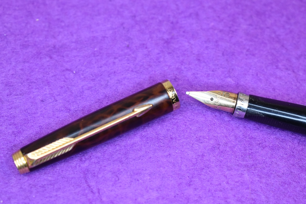 A Parker Premier Fountain pen in laque with a single band to rim of the cap, having a Parker made in - Image 2 of 2