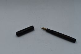 A Mabie Todd & Co, New York Swan Pen No4 Safety screw top in BHR with cone self filler. With gold