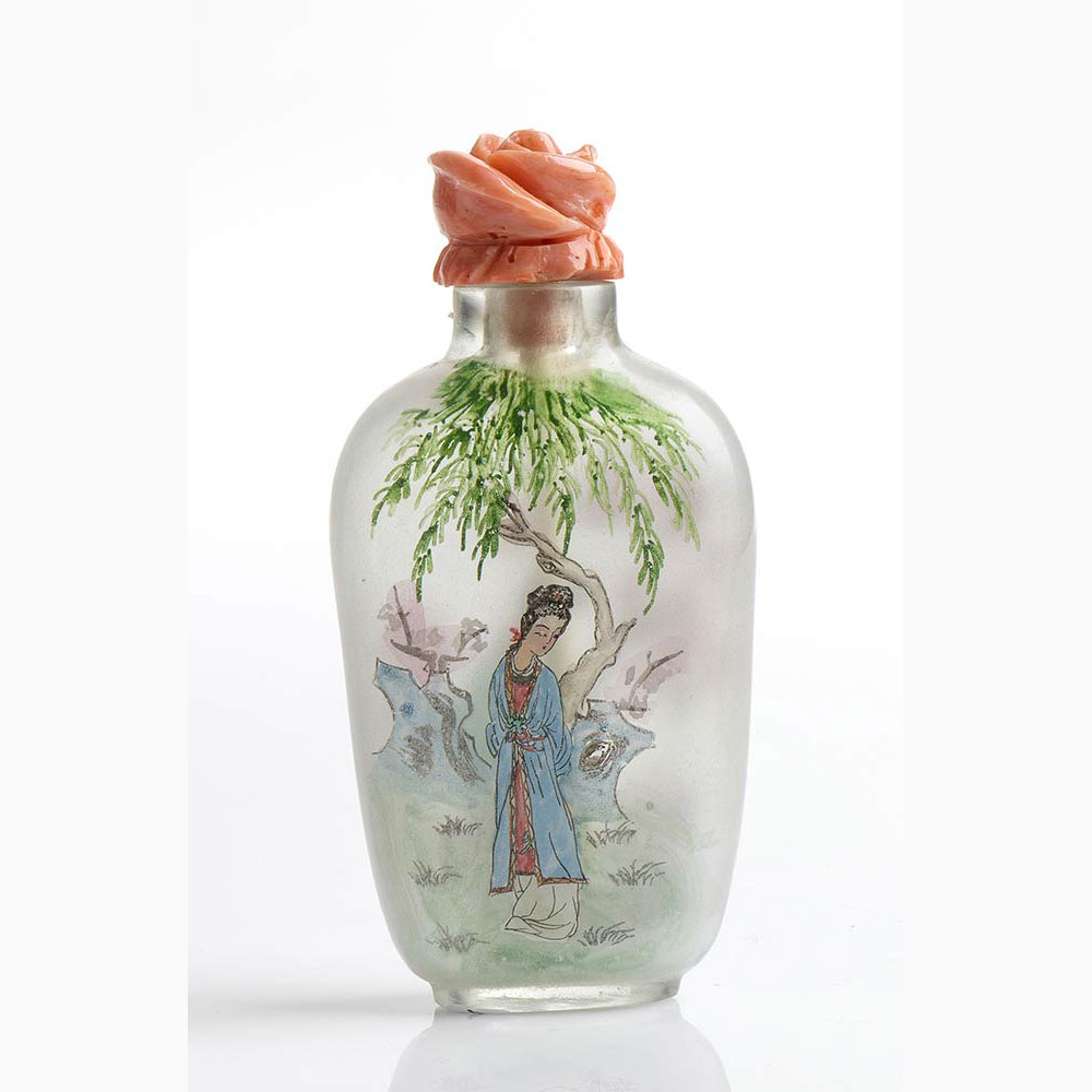 A Chinese snuff bottle with Cerasuolo coral stopper - Manifacture Guarracino, Torre del Greco