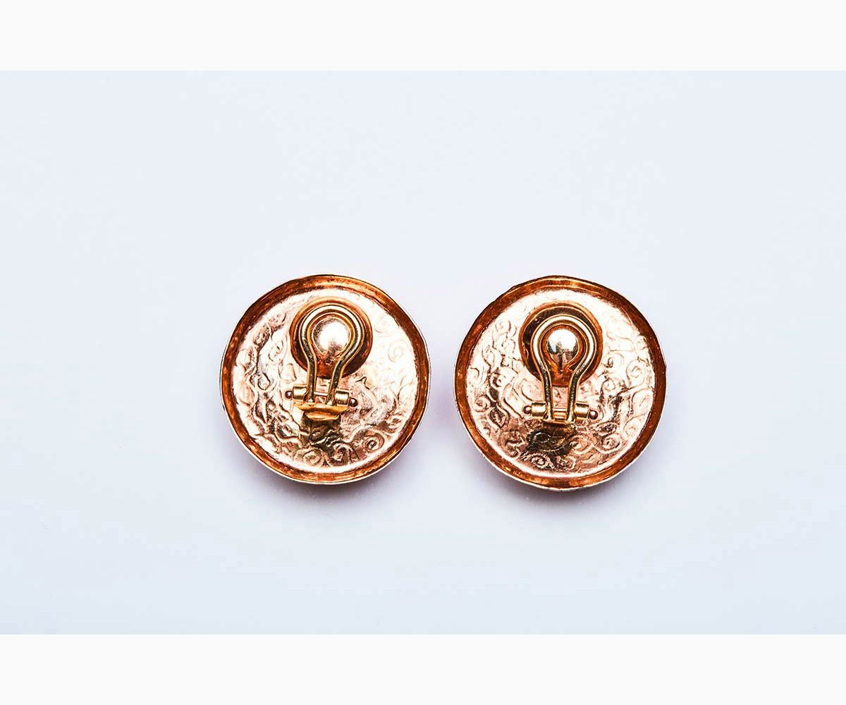 Gold and Cerasuolo coral earrings - Italy, 1930s - 1940s - Image 2 of 3
