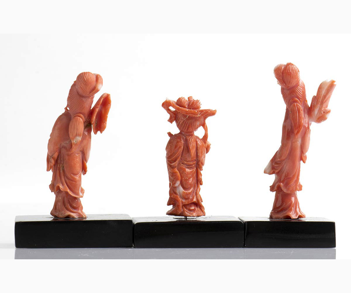 Lot of three Cersuolo coral carvings - Image 2 of 2