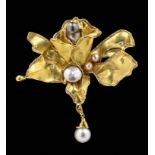 Pearls and diamonds brooch