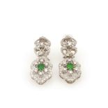 Diamonds and emeralds earrings