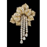 Gold and diamonds brooch