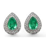 Emeralds and diamonds earrings