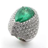 Emerald and diamonds ring