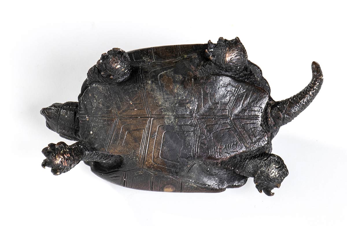 A BRONZE OKIMONO WITH A TURTLEJapan, Meiji period - Image 3 of 3