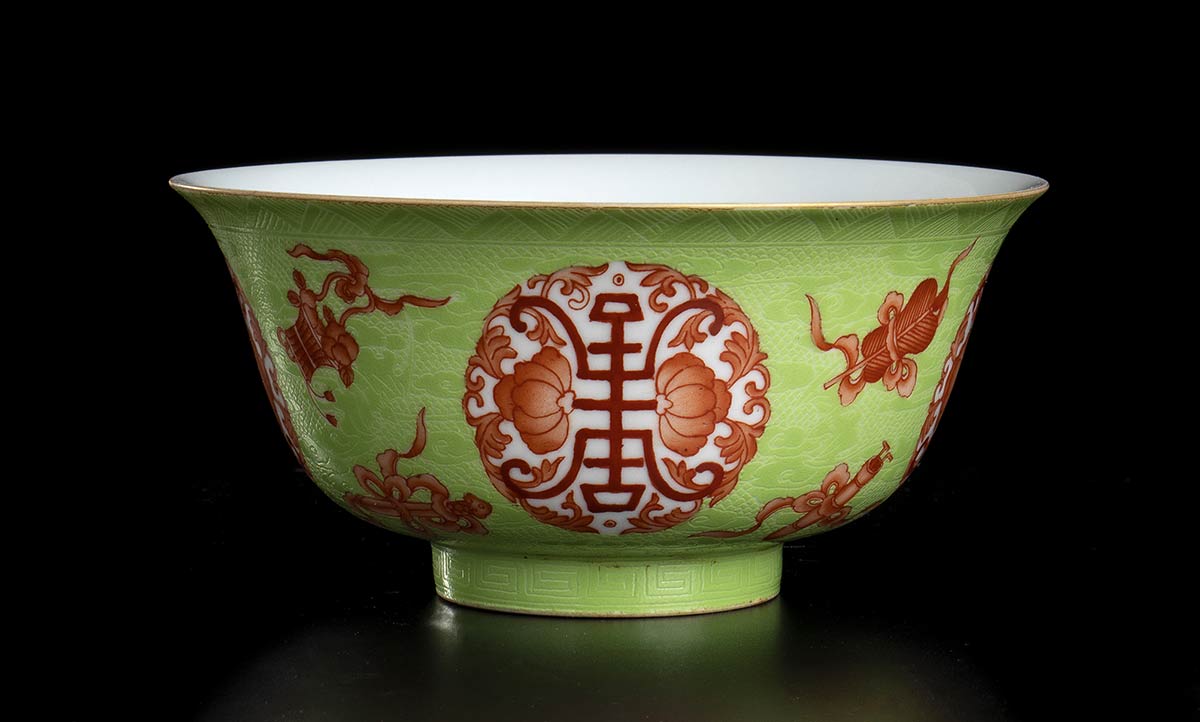 A PORCELAIN BOWLChina, 20th century