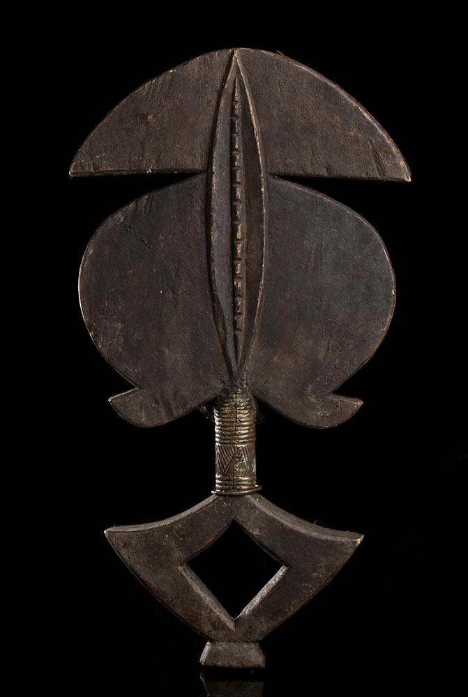 A WOOD, BRASS AND COPPER RELIQUARY, MBULU NGULUGabon, Kota - Image 3 of 3