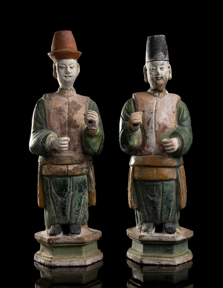 TWO PAINTED CERAMIC FIGURES OF DIGNITARIES China, Ming dynasty style - Image 2 of 5
