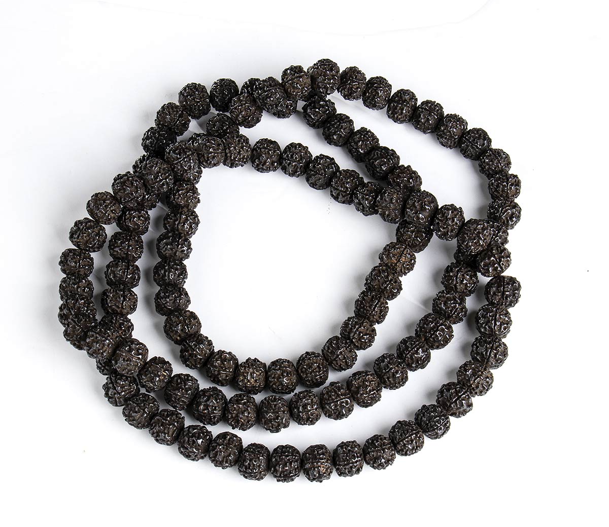 A CARVED HEIDAO SEEDS NECKLACEChina