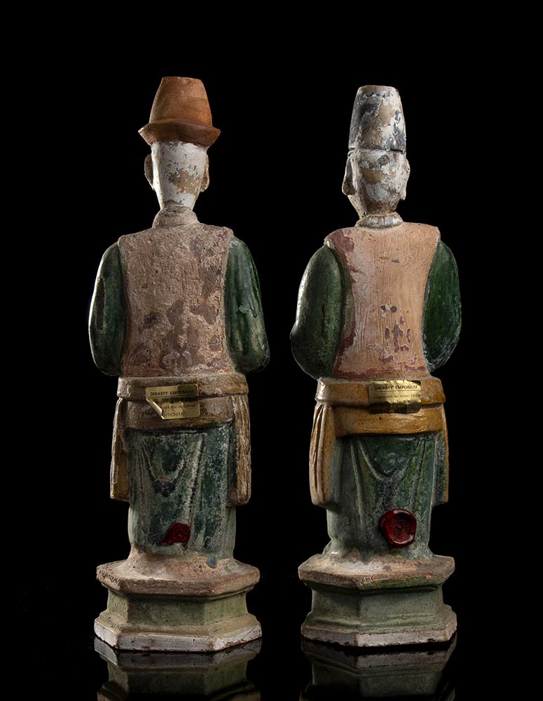 TWO PAINTED CERAMIC FIGURES OF DIGNITARIES China, Ming dynasty style - Image 4 of 5