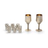 A PAIR OF MODERN SILVER GOBLETS, London c.1973, mark of Mappin & Webb, with silver gilt interiors (