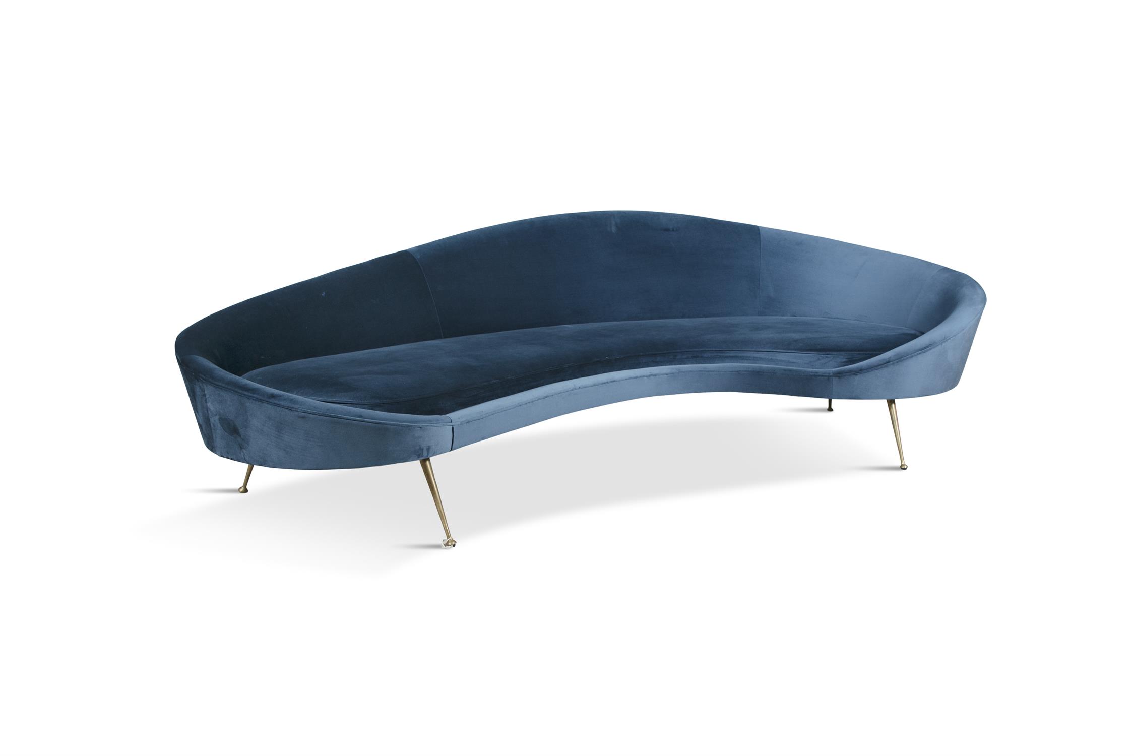 SOFA A kidney shaped sofa, in the style of Ico Parisi, on brass legs. 72 x 260 x 115cm - Image 4 of 5