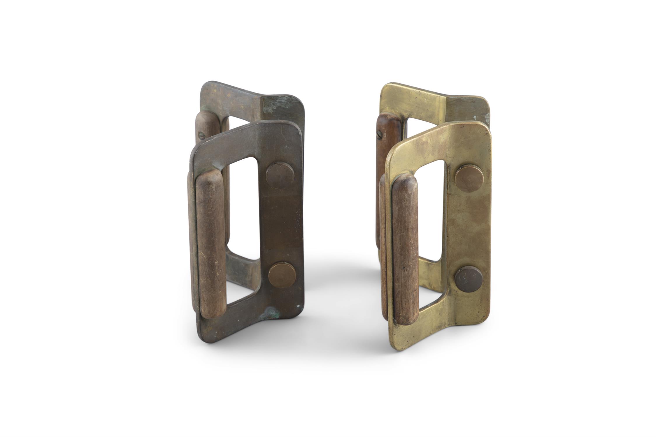 ITALO GAMBERINI (1907-1990) A pair of brass and wood door handles, by Italo Gamberini, Italy c.1940. - Image 2 of 5