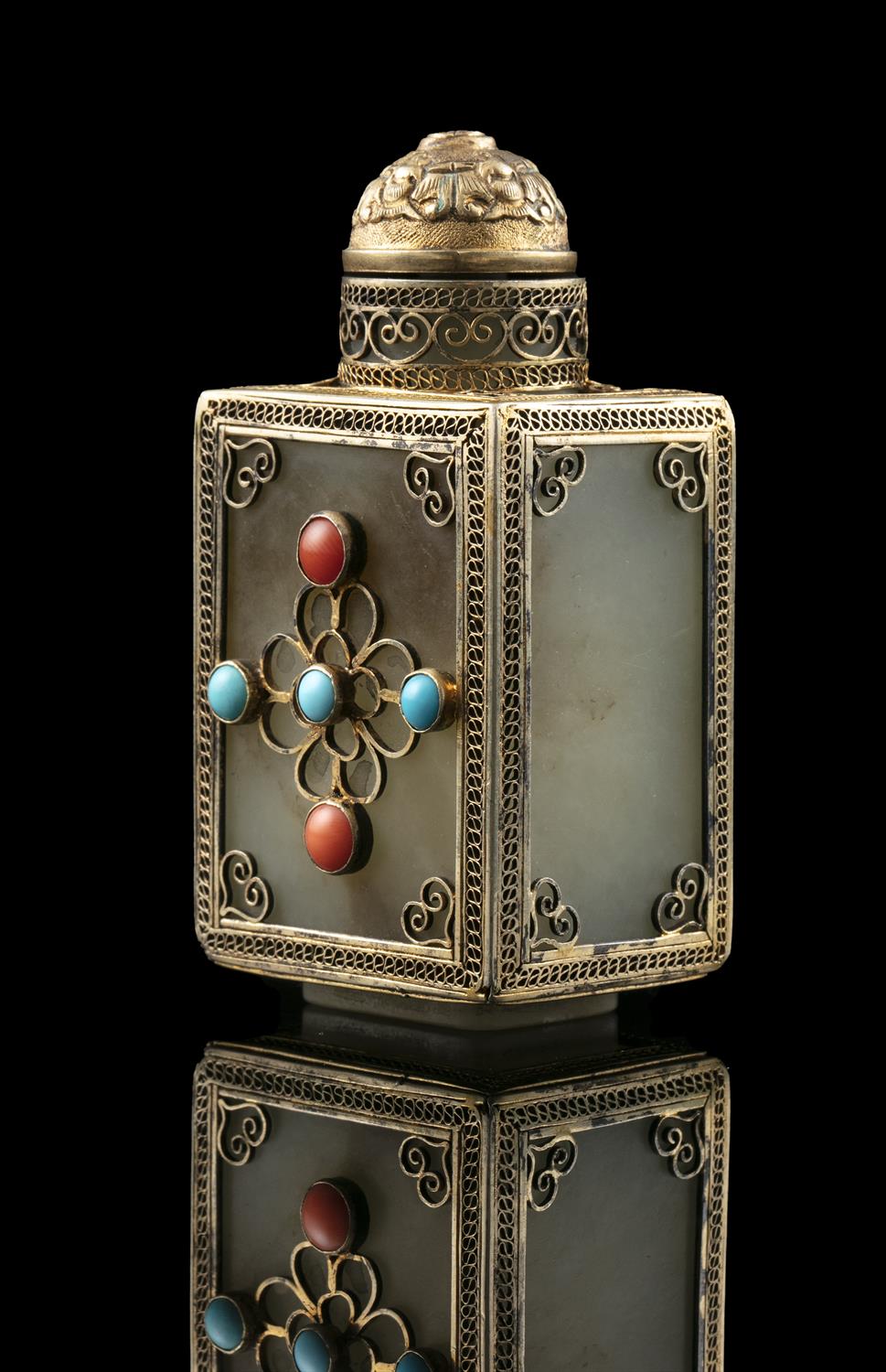 A SQUARE JADE SNUFF BOTTLE WITH MATCHING STOPPER China or Tibet, Circa 1900 Embellished with a - Image 15 of 20