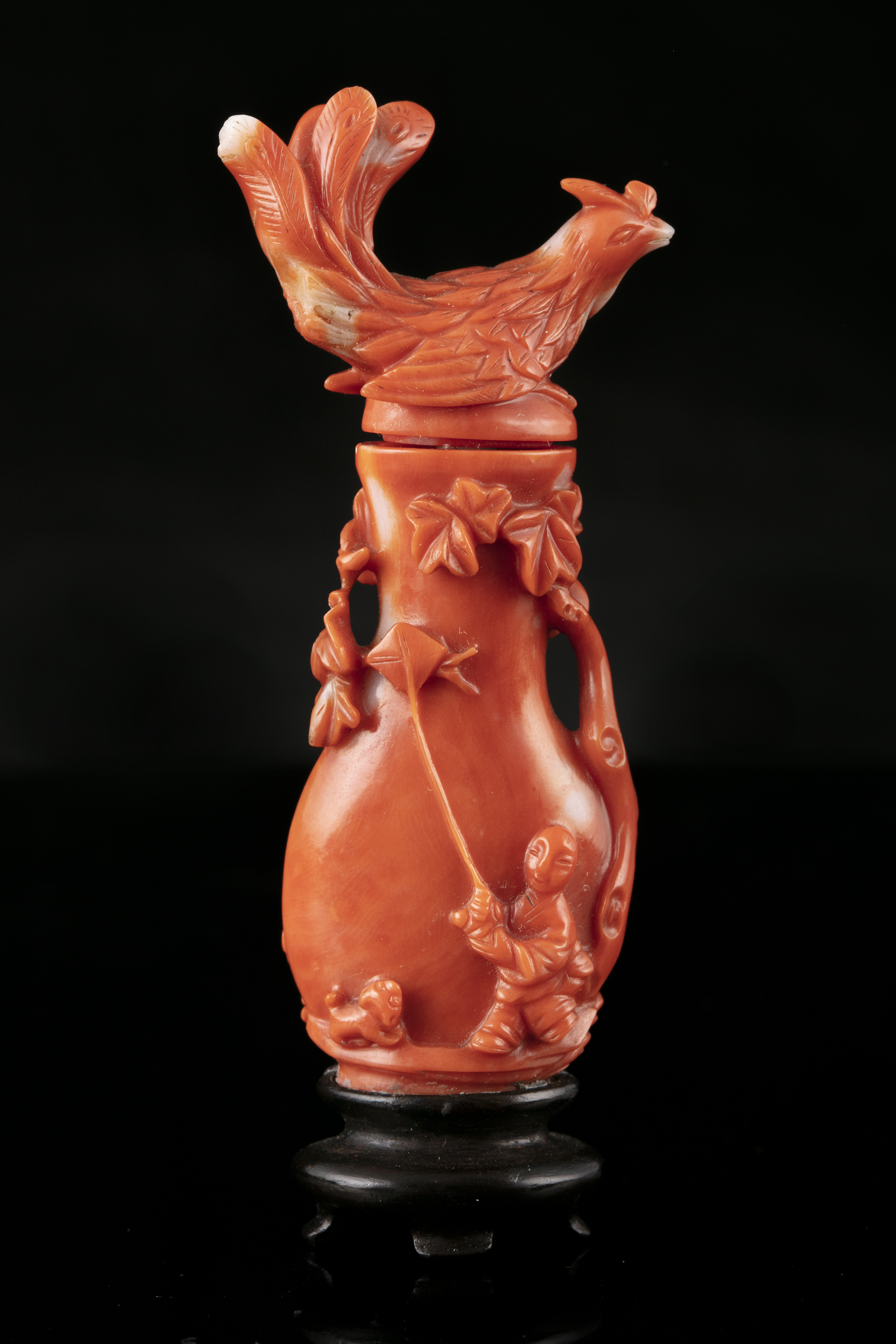 *A CARVED RED CORAL 'PHOENIX AND BOY' SNUFF BOTTLE WITH MATCHING STOPPER China, Early 20th century - Image 5 of 23