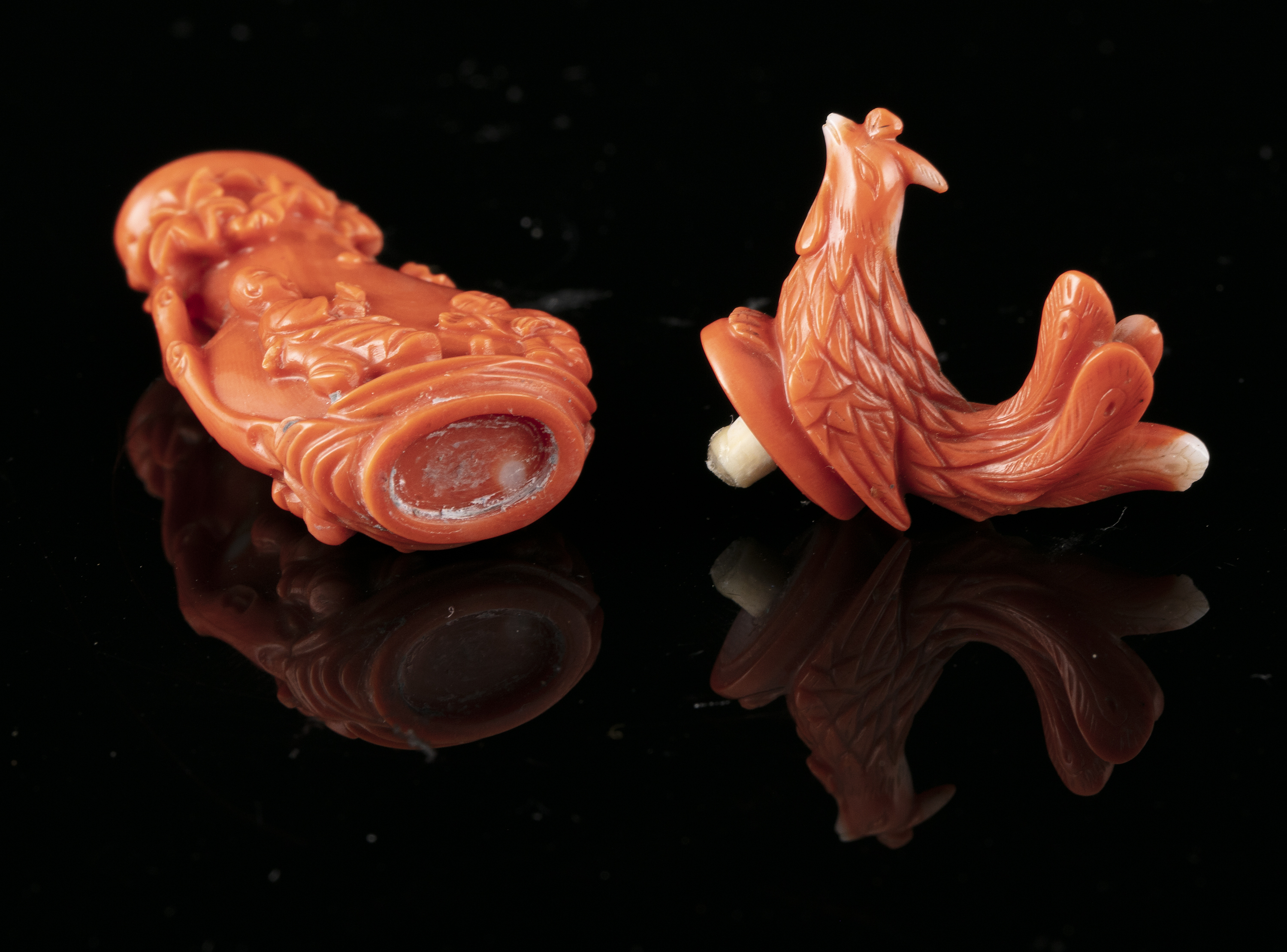 *A CARVED RED CORAL 'PHOENIX AND BOY' SNUFF BOTTLE WITH MATCHING STOPPER China, Early 20th century - Image 10 of 23