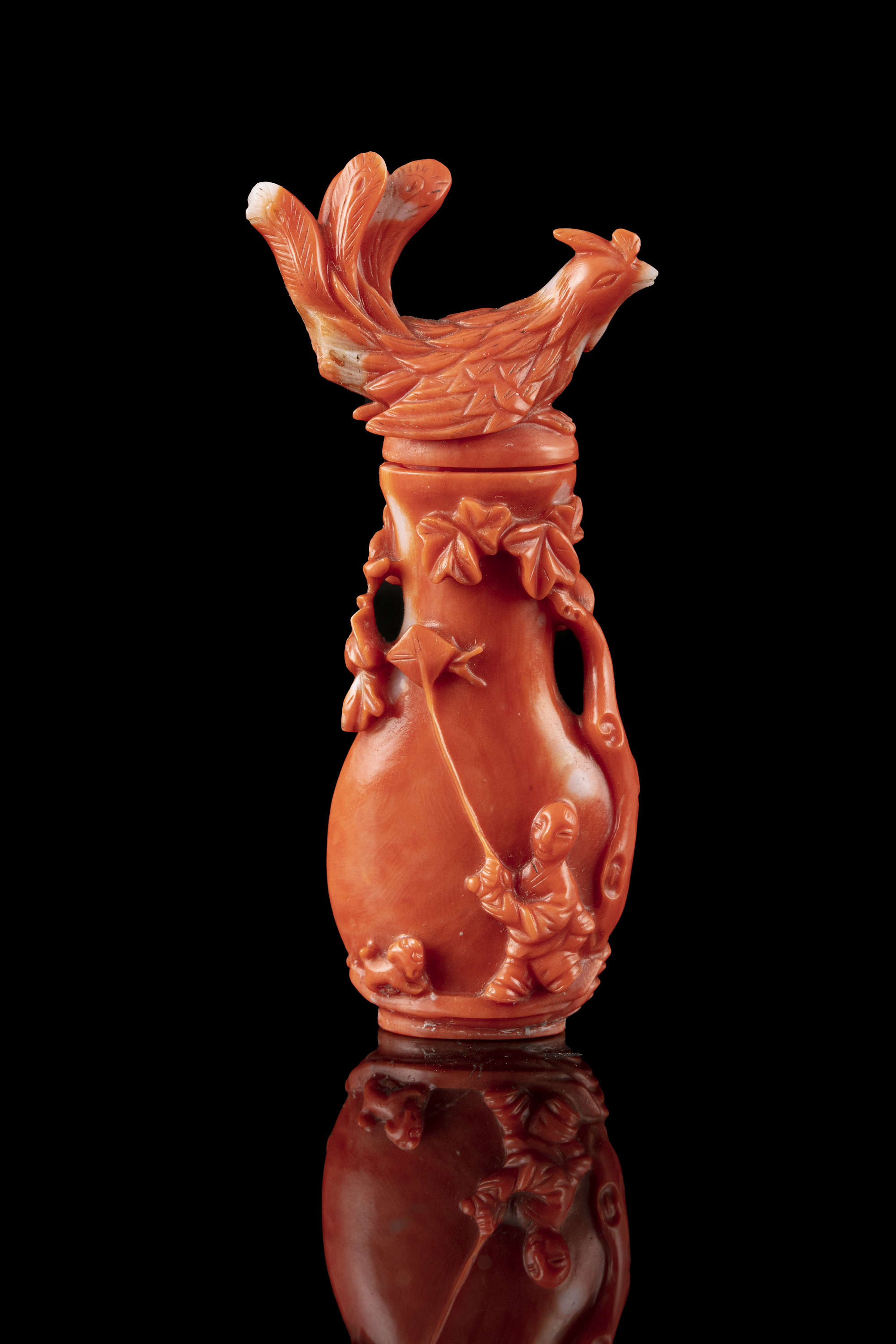 *A CARVED RED CORAL 'PHOENIX AND BOY' SNUFF BOTTLE WITH MATCHING STOPPER China, Early 20th century - Image 7 of 23