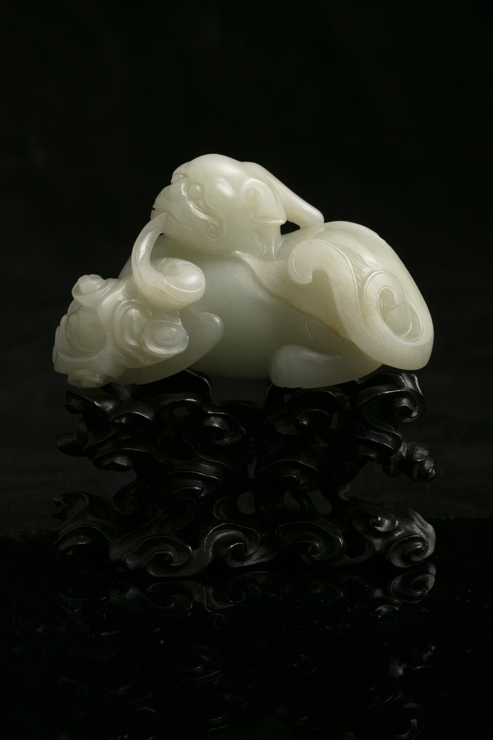 A JADE CARVING OF A PIXIE / BIXIE China, Qing Dynasty, 18th to 19th century Offered at auction - Image 18 of 20