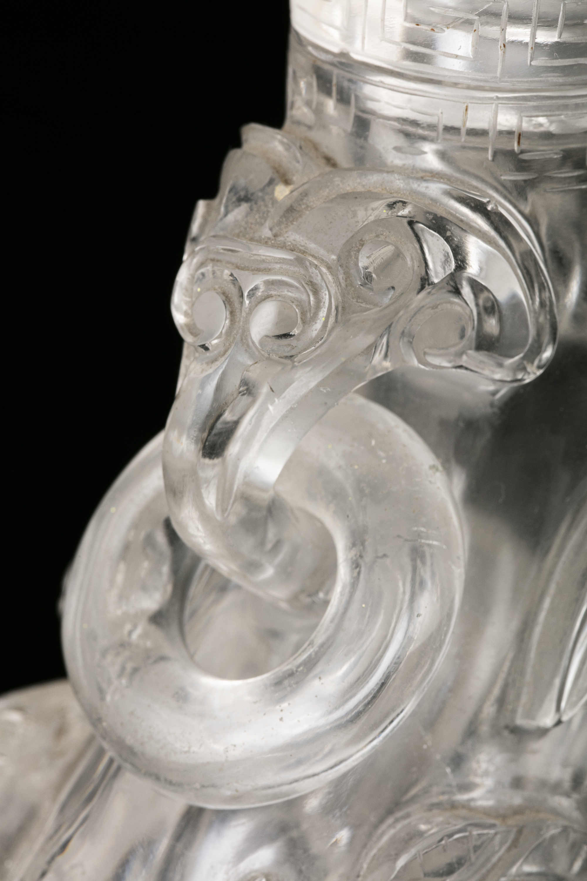 A LARGE ROCK-CRYSTAL LIDDED VASE WITH LOOSE RINGS HANDLES China, Qing Dynasty, 19th century Carved - Image 18 of 42