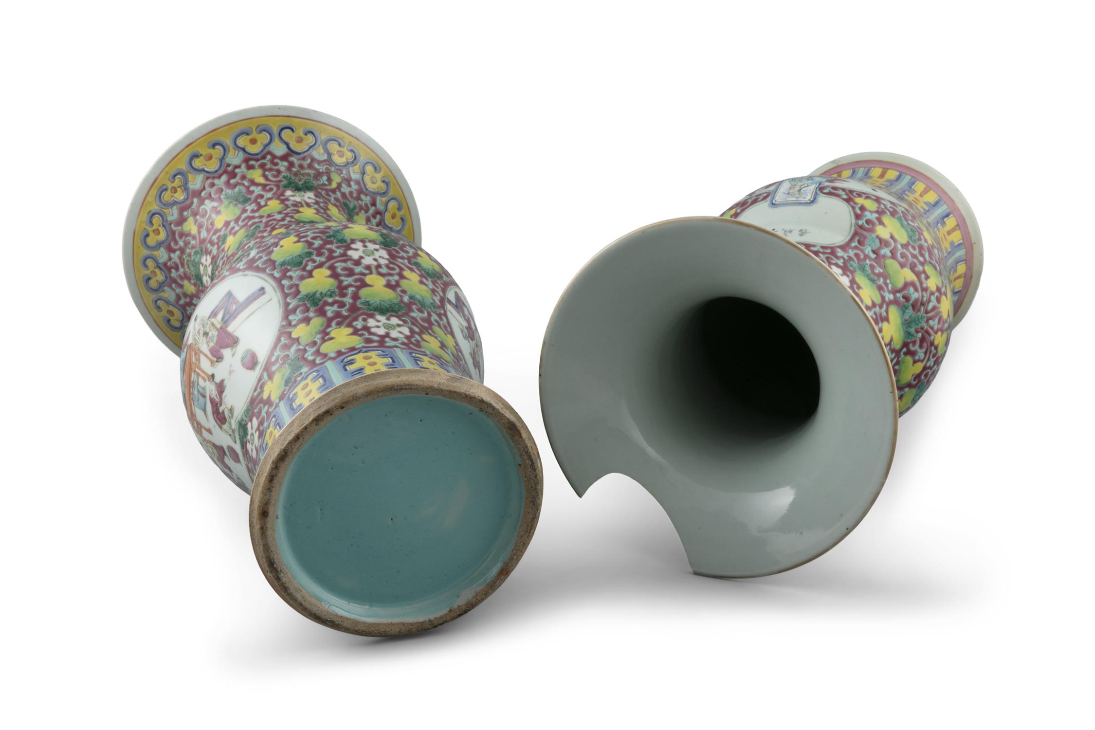 A PAIR OF FAMILLE ROSE 'TEN-THOUSANDS BOYS' TRUMPET-SHAPED PORCELAIN VASES, YENYEN China, Qing - Image 13 of 15