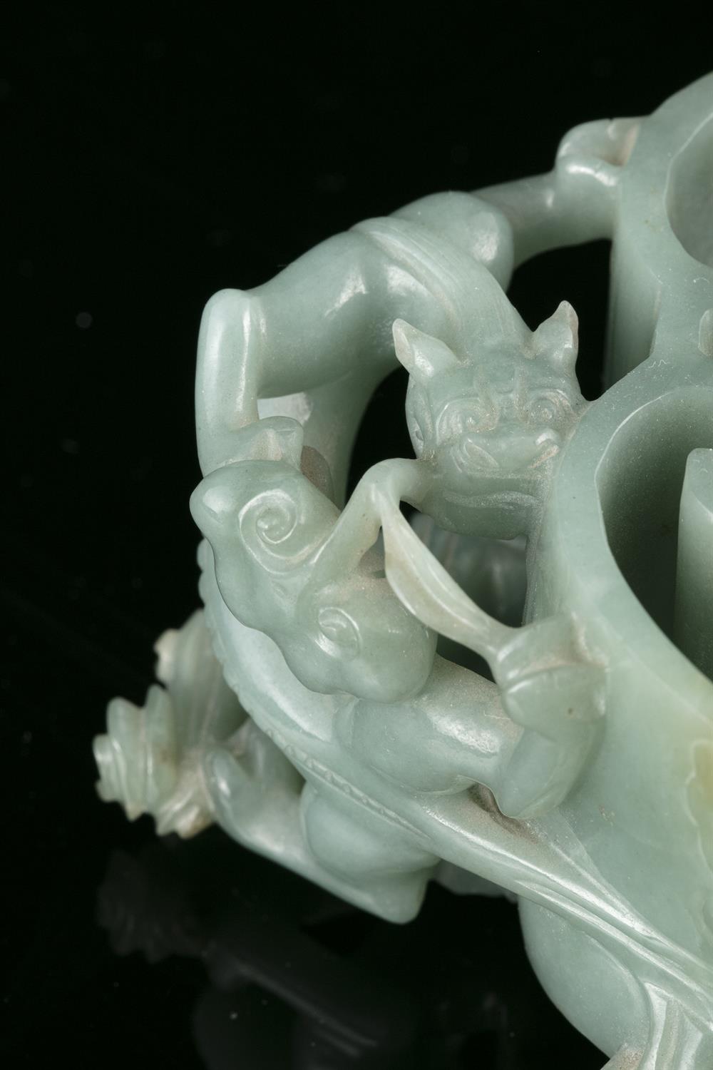 A LINGZHI-SHAPED JADEITE JADE BRUSHWASHER WITH A PARROT China, Qing Dynasty, 19th century - Image 29 of 35