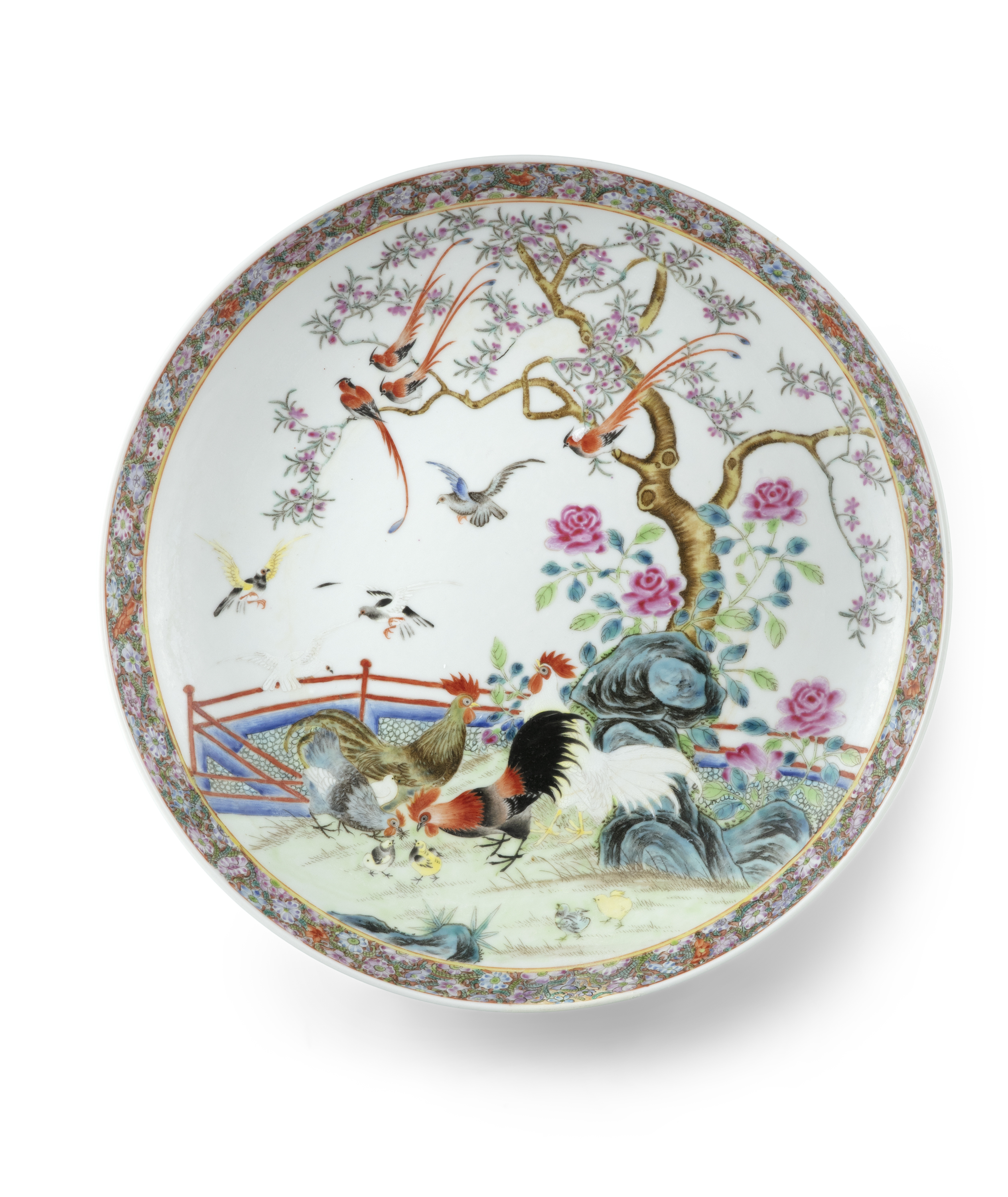 A FAMILLE ROSE PALETTE 'ROOSTERS, PHEASANTS AND PIGEONS' PORCELAIN SHALLOW DISH China, Republic / - Image 2 of 33
