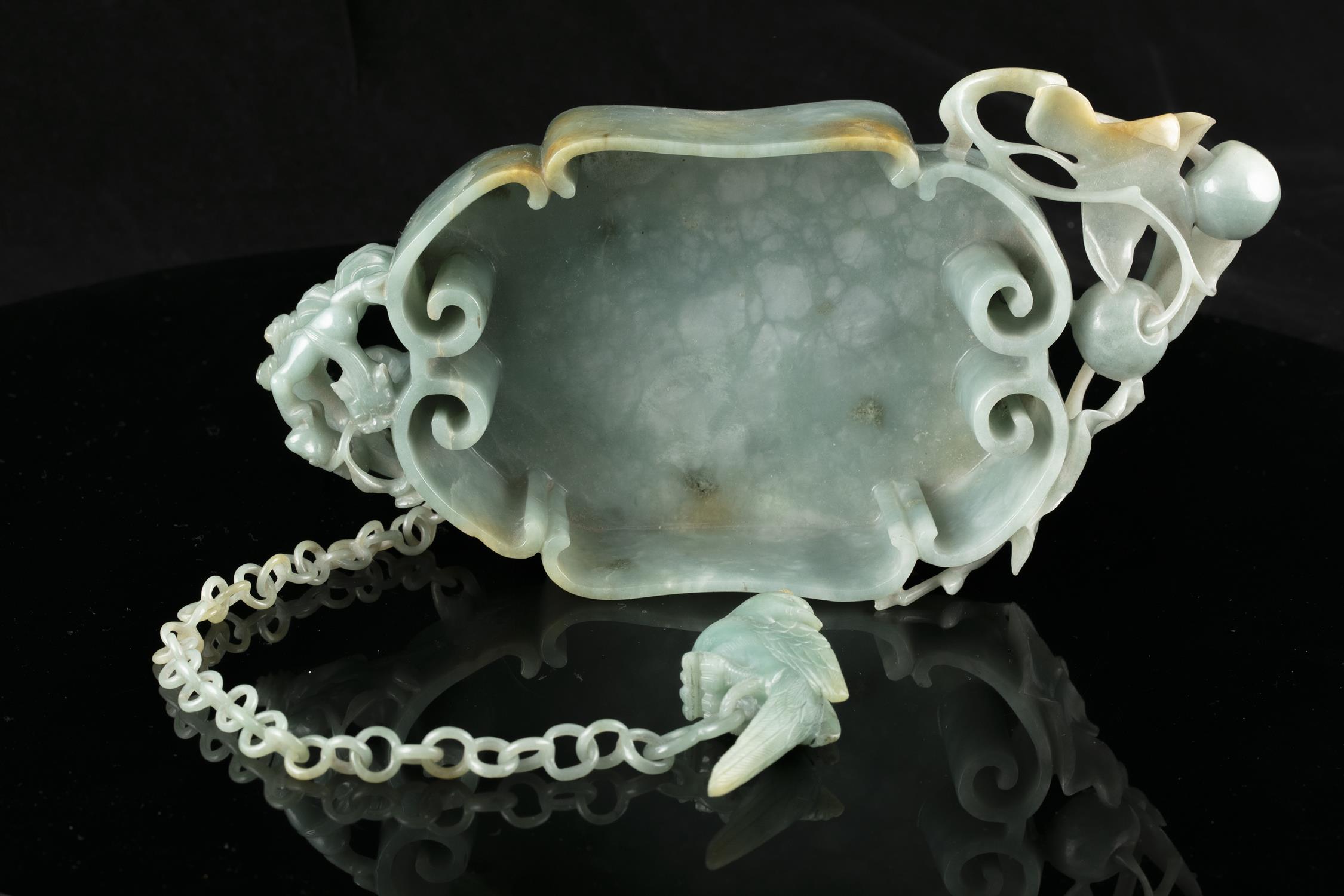 A LINGZHI-SHAPED JADEITE JADE BRUSHWASHER WITH A PARROT China, Qing Dynasty, 19th century - Image 32 of 35