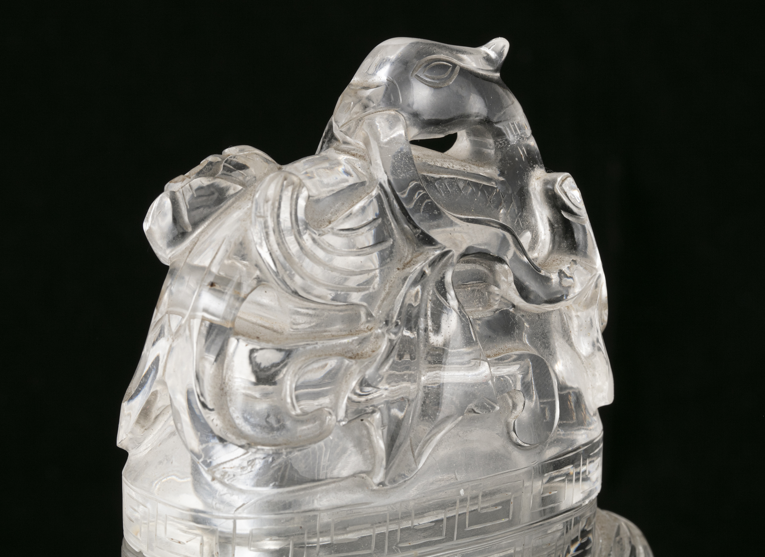 A LARGE ROCK-CRYSTAL LIDDED VASE WITH LOOSE RINGS HANDLES China, Qing Dynasty, 19th century Carved - Image 20 of 42