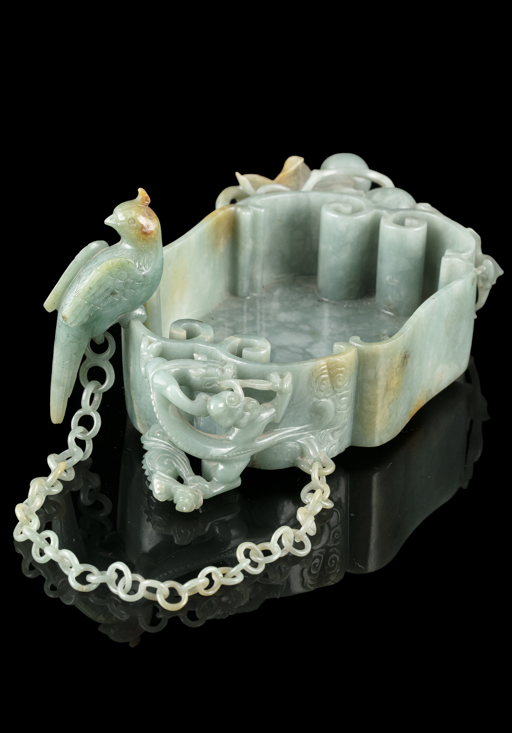 A LINGZHI-SHAPED JADEITE JADE BRUSHWASHER WITH A PARROT China, Qing Dynasty, 19th century - Image 10 of 35