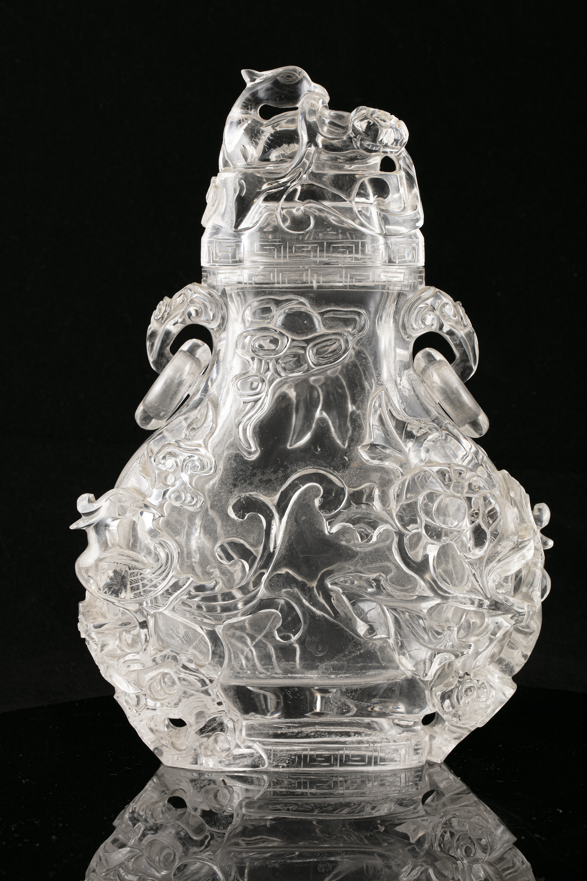 A LARGE ROCK-CRYSTAL LIDDED VASE WITH LOOSE RINGS HANDLES China, Qing Dynasty, 19th century Carved - Image 13 of 42