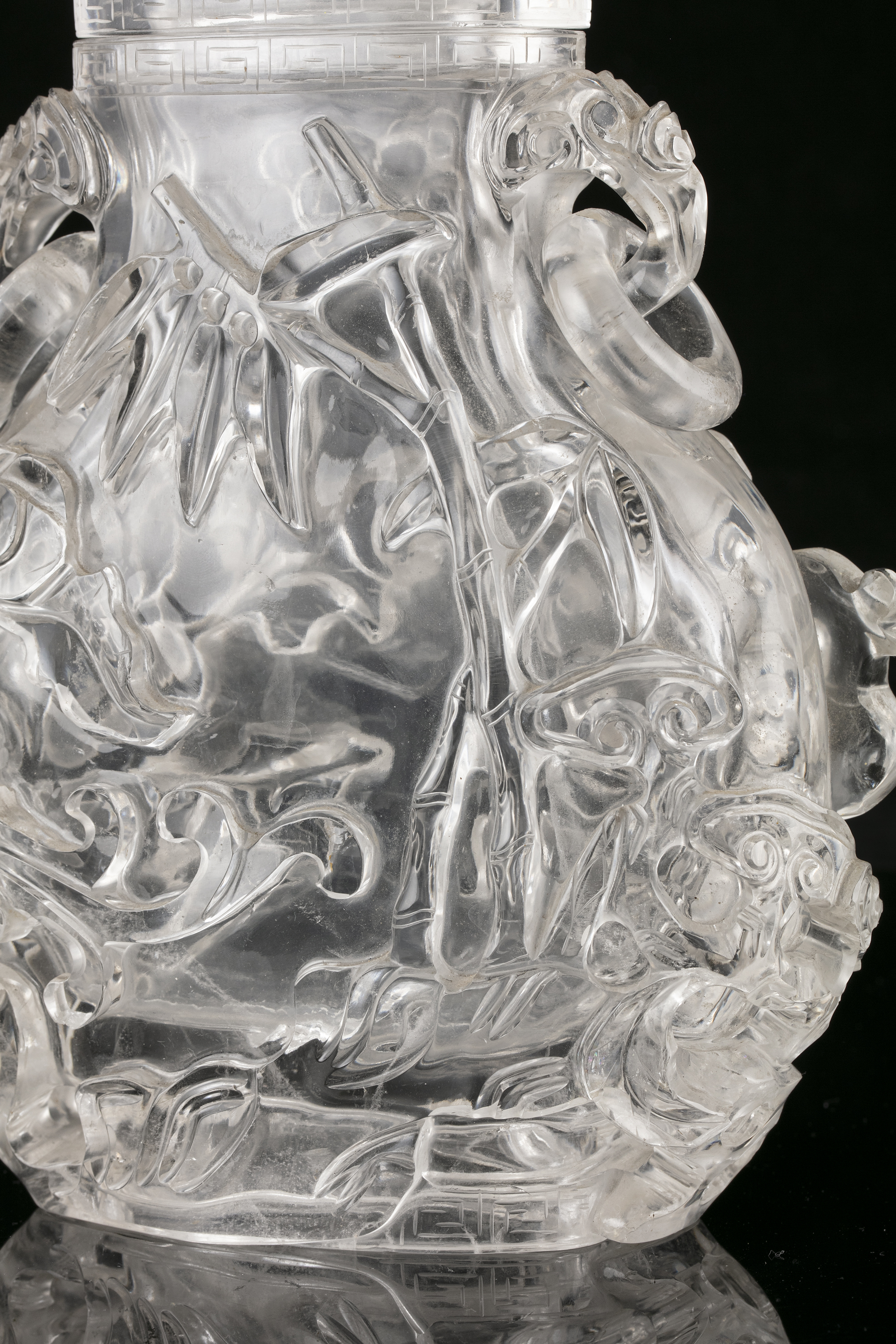 A LARGE ROCK-CRYSTAL LIDDED VASE WITH LOOSE RINGS HANDLES China, Qing Dynasty, 19th century Carved - Image 36 of 42