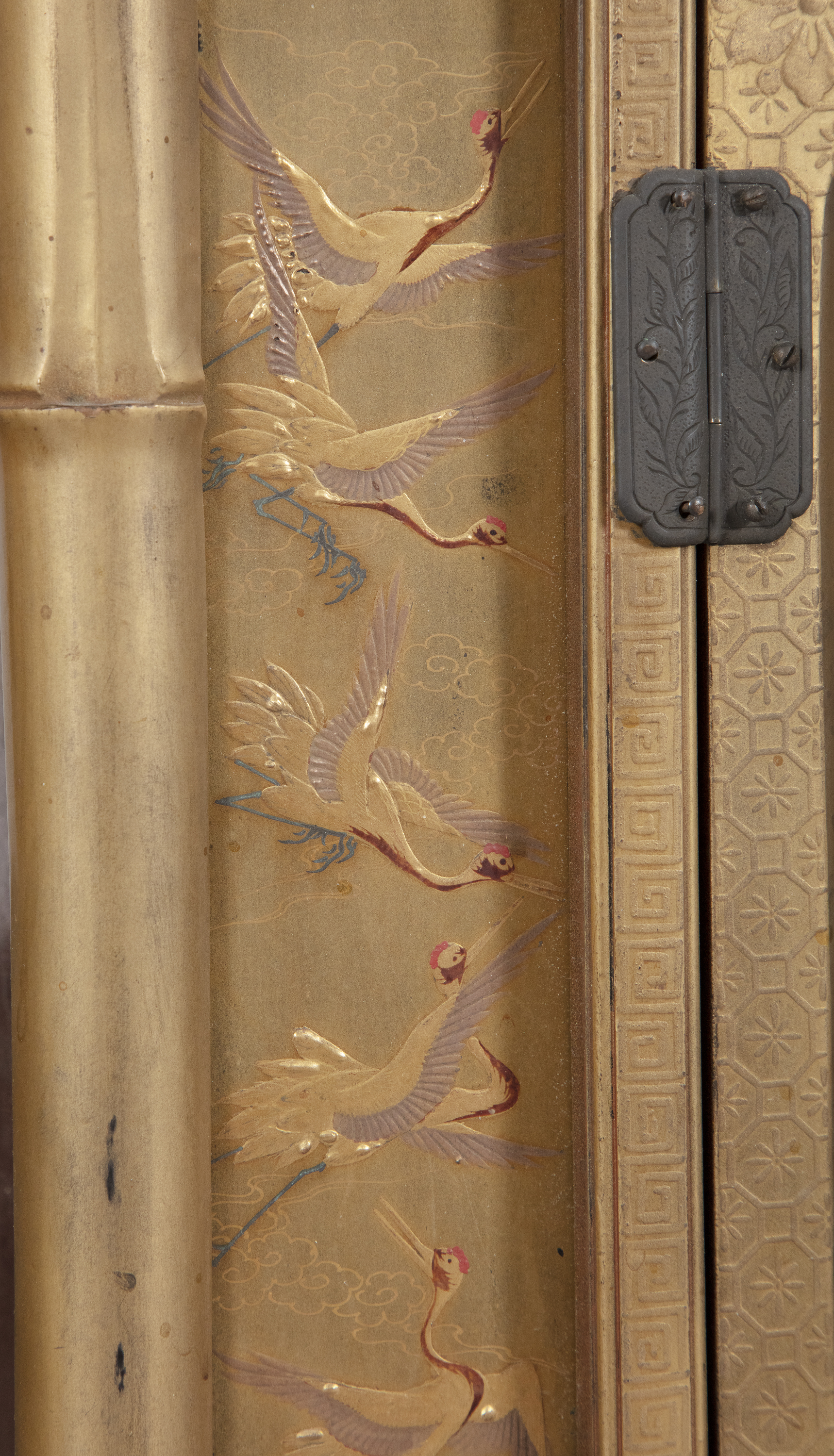 A MAKI-E LACQUERED 'MOUNT FUJI' CABINET WITH SHELVES, SHODANA Japan, Meiji period With bamboo-shaped - Image 2 of 7