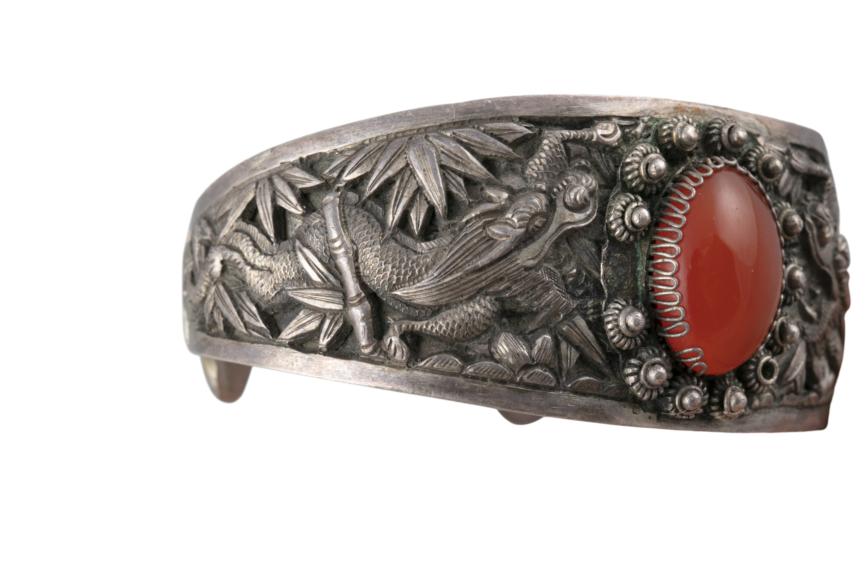 A LOT OF TWO CHISELLED SILVER 'DRAGON' BRACELETS Vietnam / Indochina, First half of 20th century One - Image 3 of 6