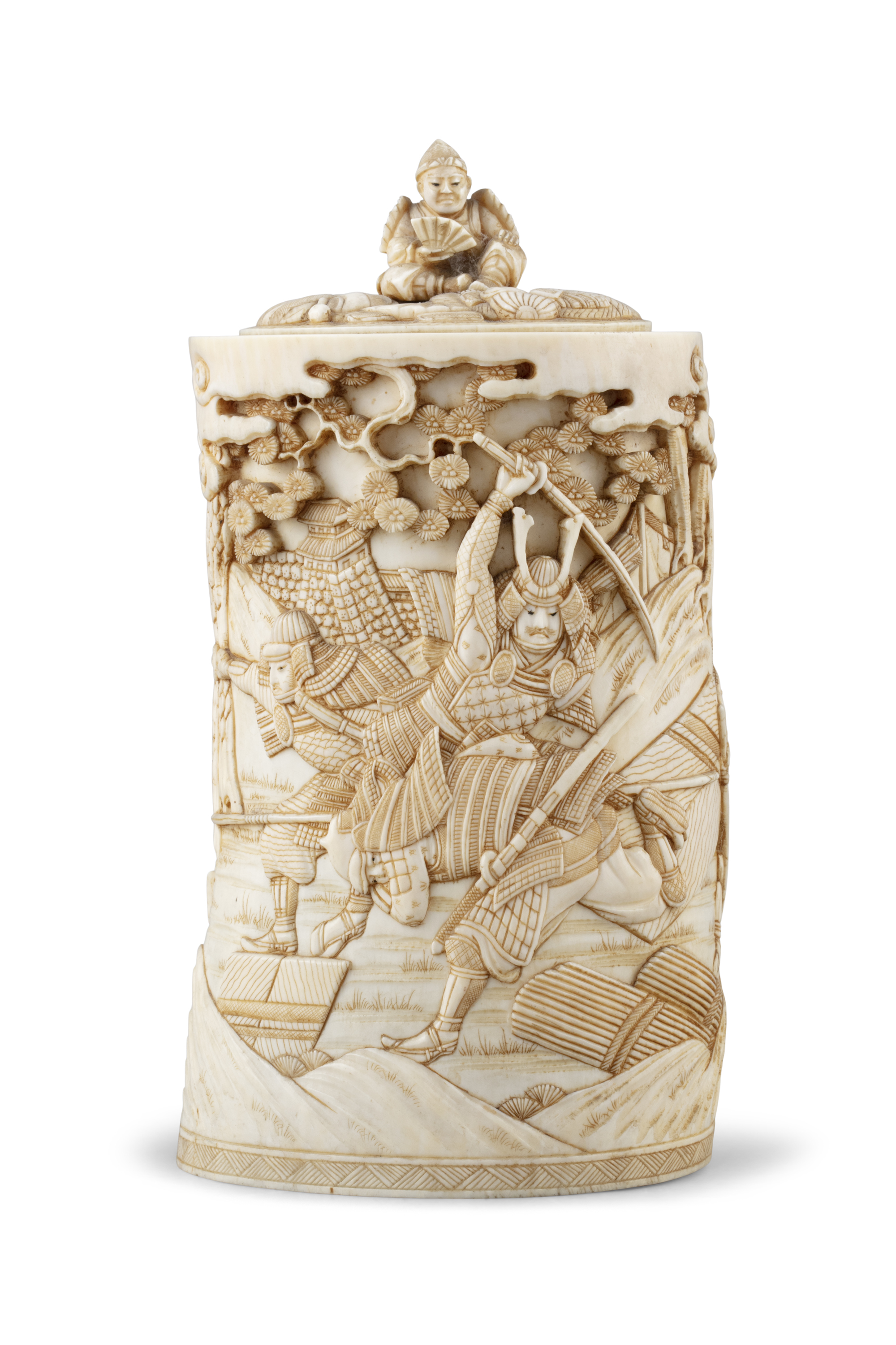 *KOGYOKU 光玉 - A CARVED IVORY 'SAMOURAÏ' BOX AND COVER Japan, Meiji period, Late 19th century