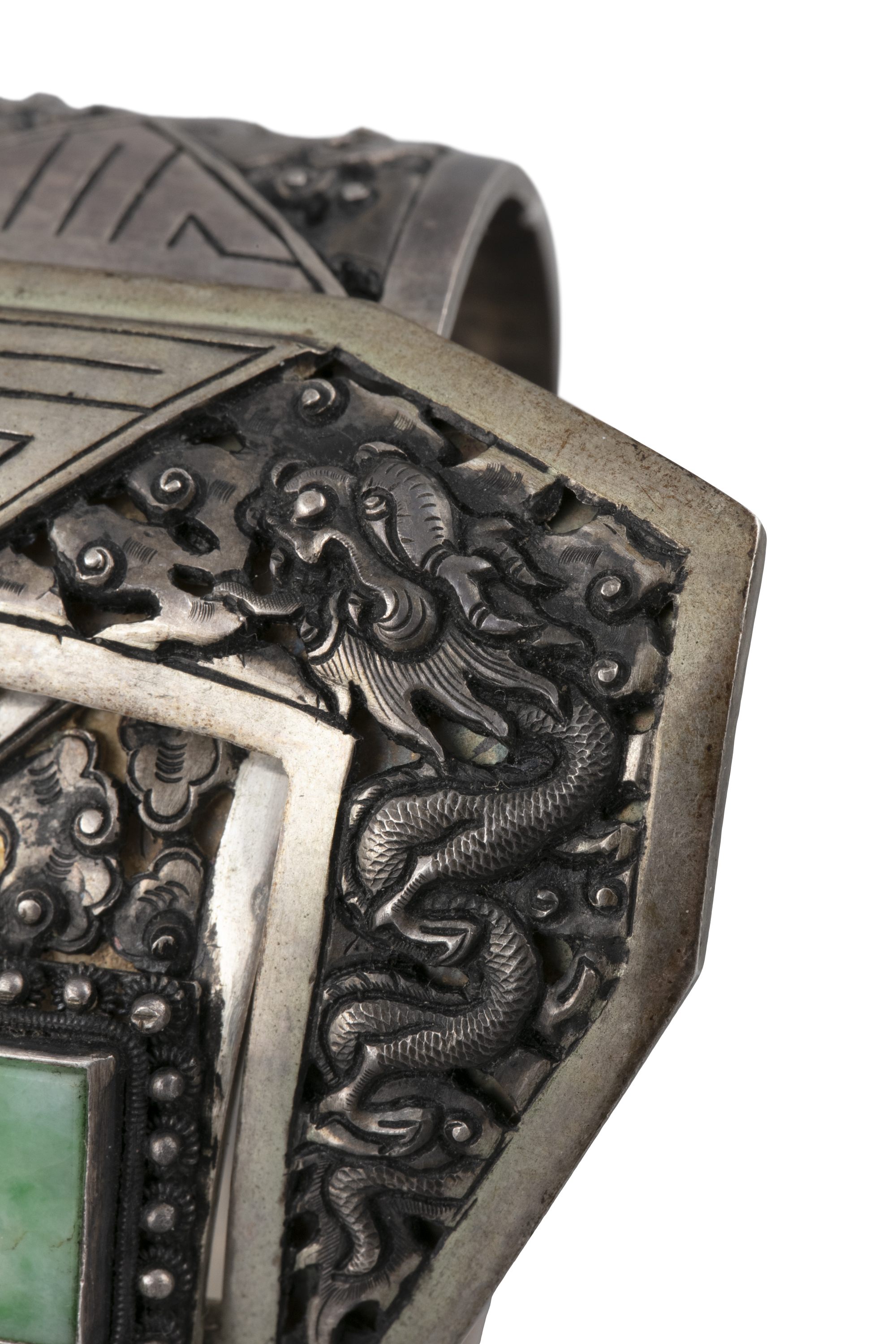 A LOT OF TWO CHISELLED SILVER 'DRAGON' BRACELETS Vietnam / Indochina, First half of 20th century One - Image 2 of 6