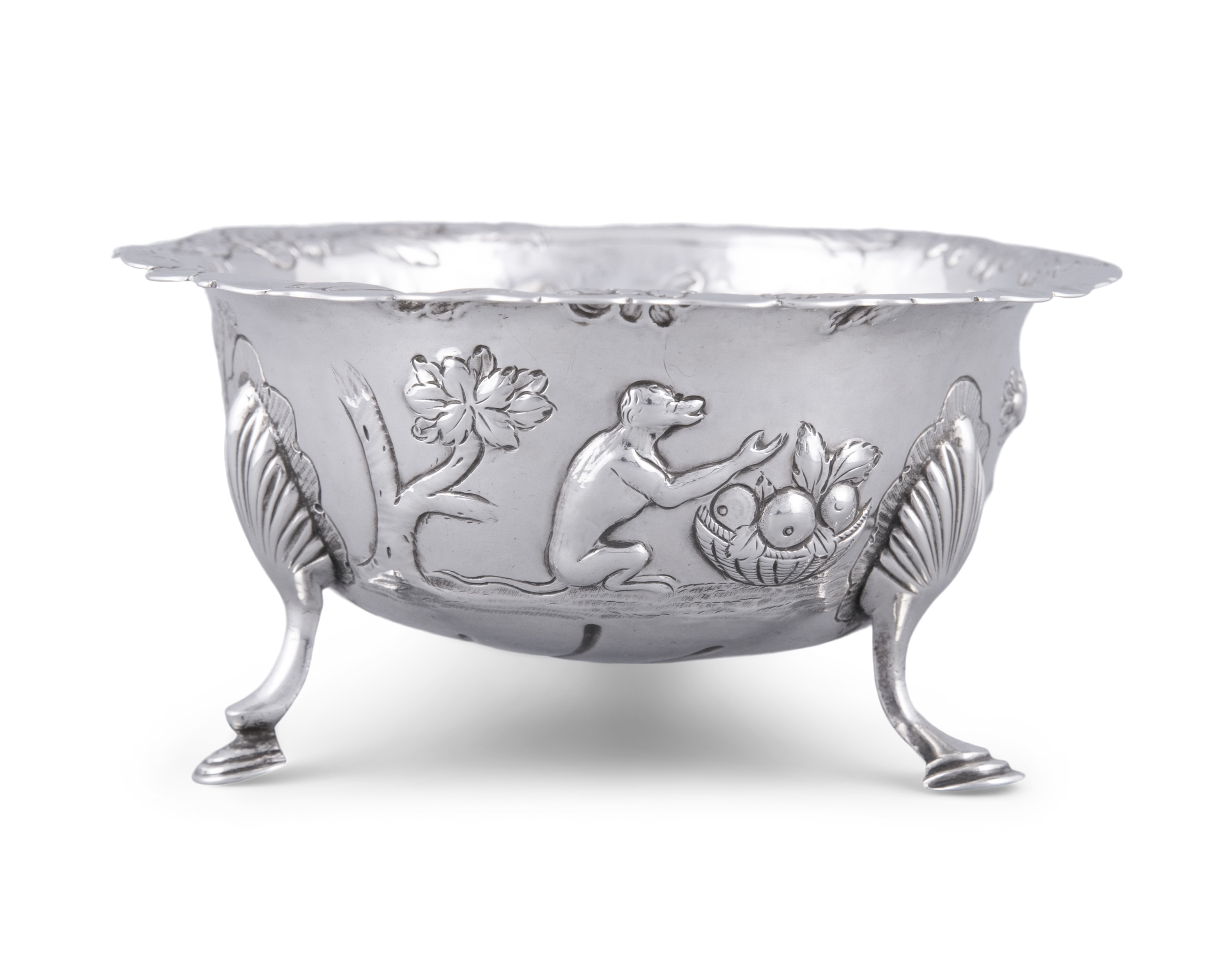 AN IRISH GEORGIAN SILVER CIRCULAR SUGAR BOWL, Dublin c.1780, mark of Charles Townsend, with