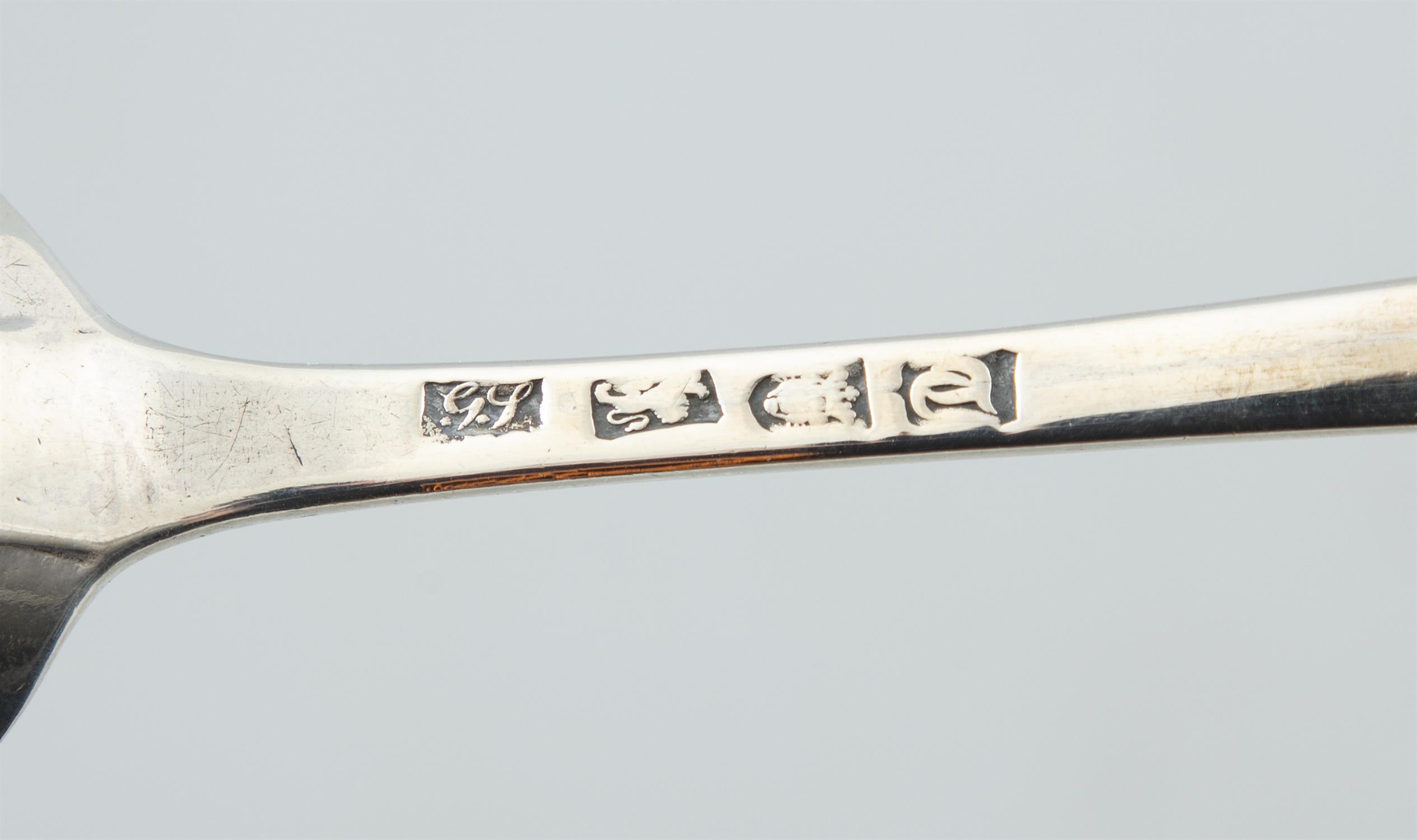 A GEORGE III PLAIN MARROW SCOOP, London marks c.1765 mark of Thomas Chawner; together with a plain - Image 4 of 4