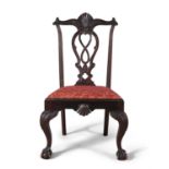 A 19TH CENTURY AMERICAN MAHOGANY FRAMED SIDE CHAIR, in the Georgian taste, the carved crest rail