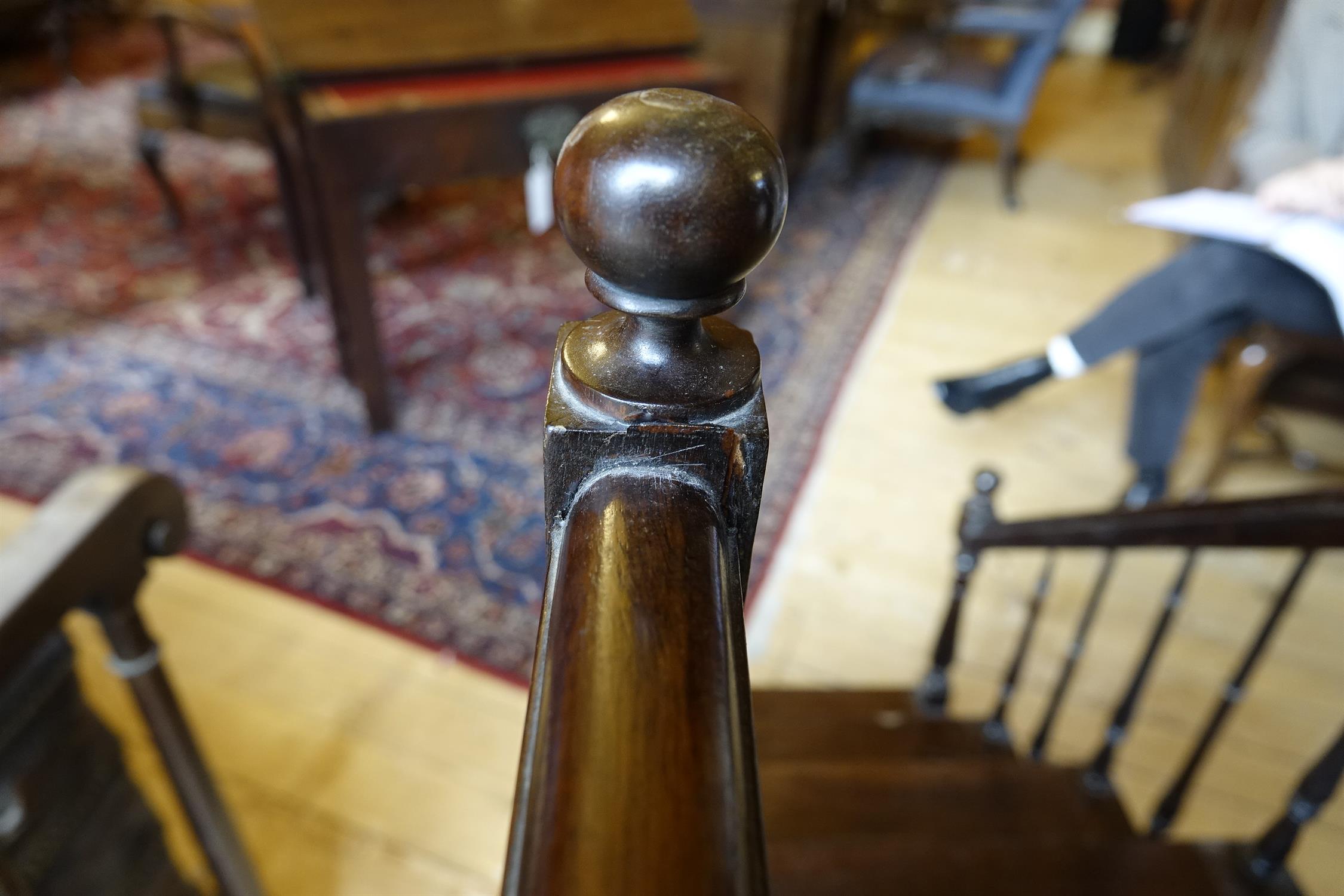 A 19TH CENTURY MAHOGANY LIBRARY STEPS, enclosed within spindle turned supports, the base with - Bild 4 aus 5