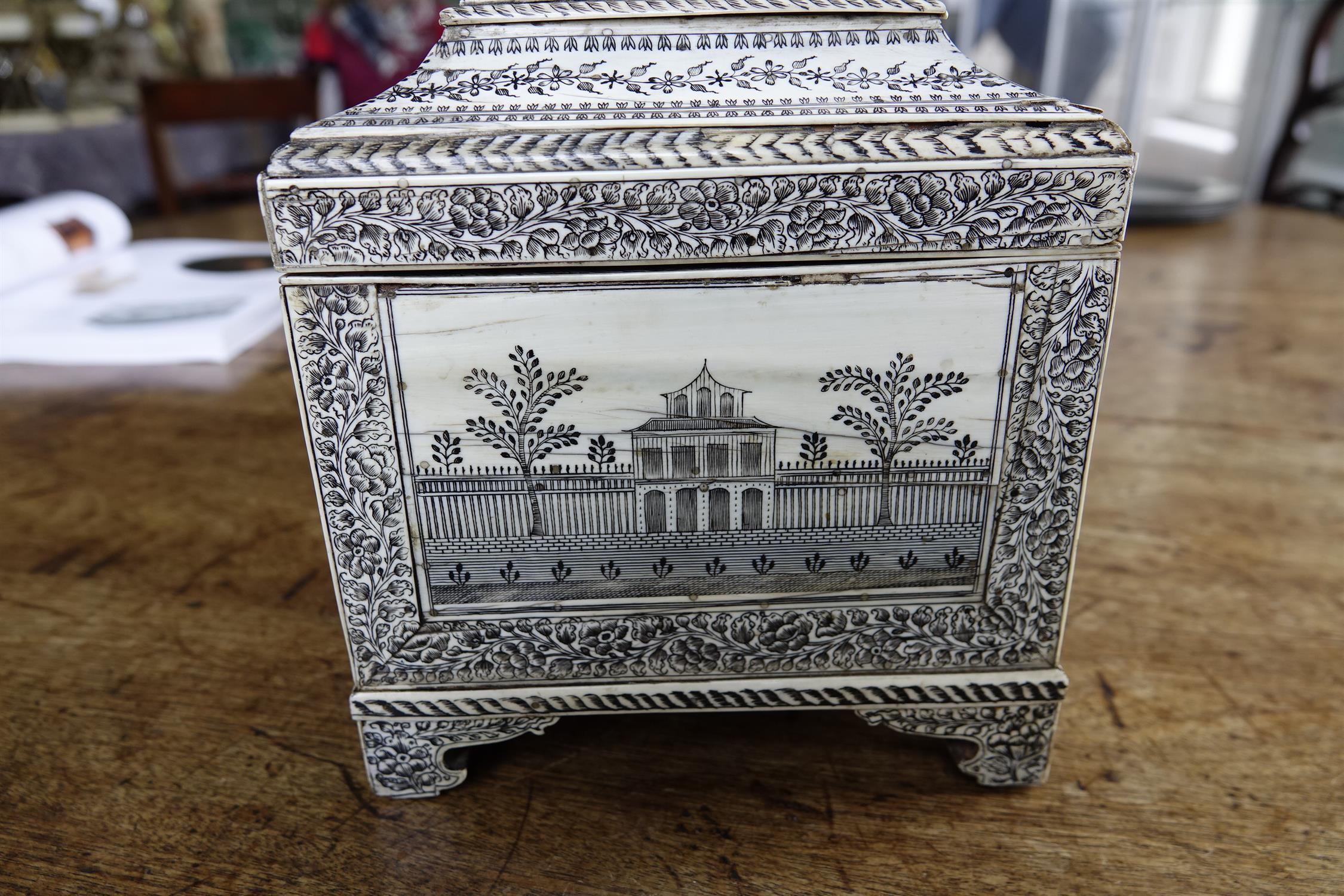 AN ANGLO-INDIAN VIZAGAPATAM TEA CASKET, c.1800, engraved overall in black ink with foliate borders - Image 8 of 22