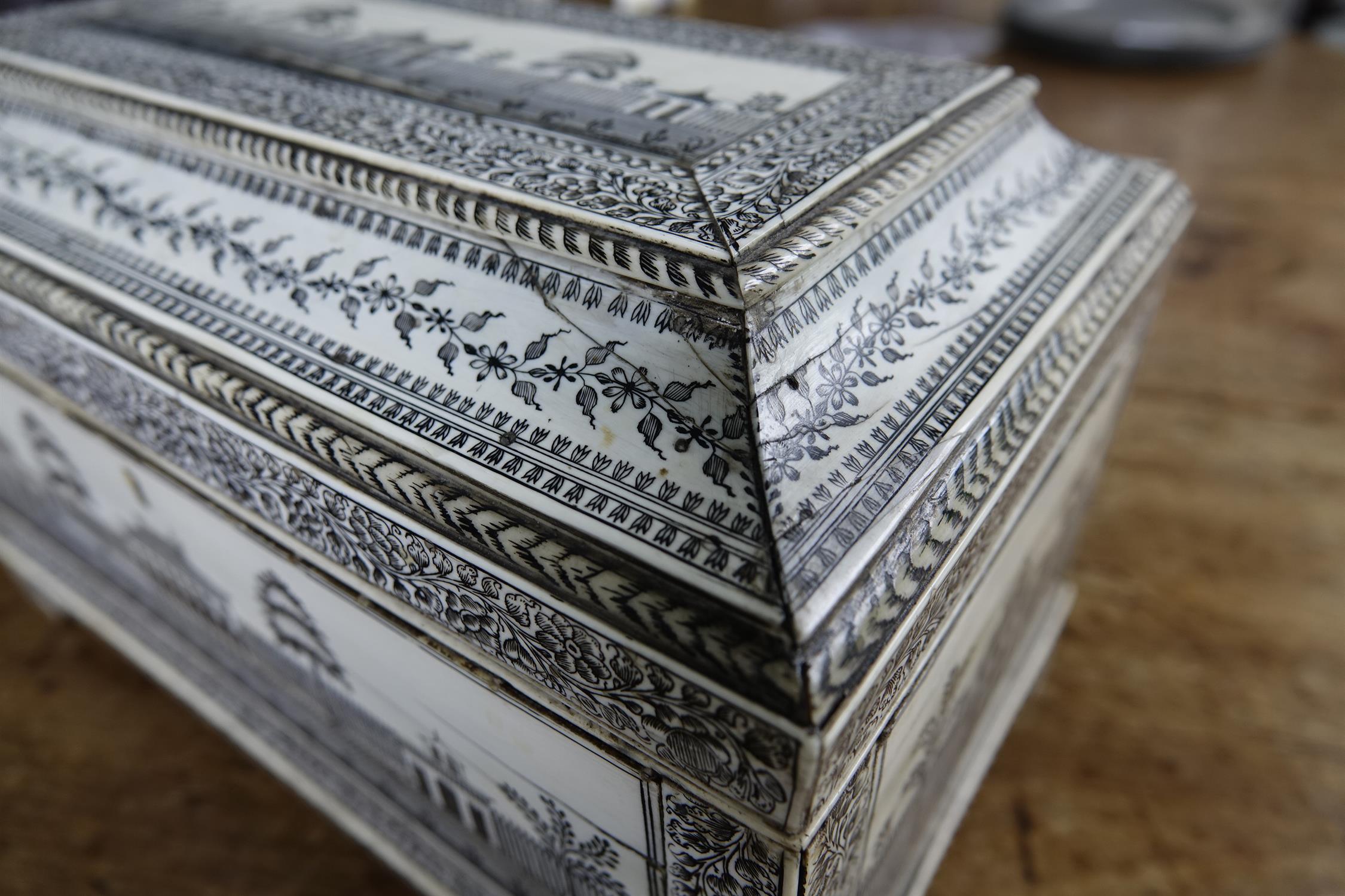 AN ANGLO-INDIAN VIZAGAPATAM TEA CASKET, c.1800, engraved overall in black ink with foliate borders - Image 14 of 22